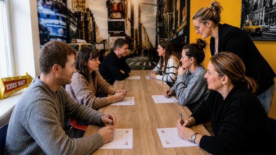 Zajęcia grupowe z lektorką w sali Ling King